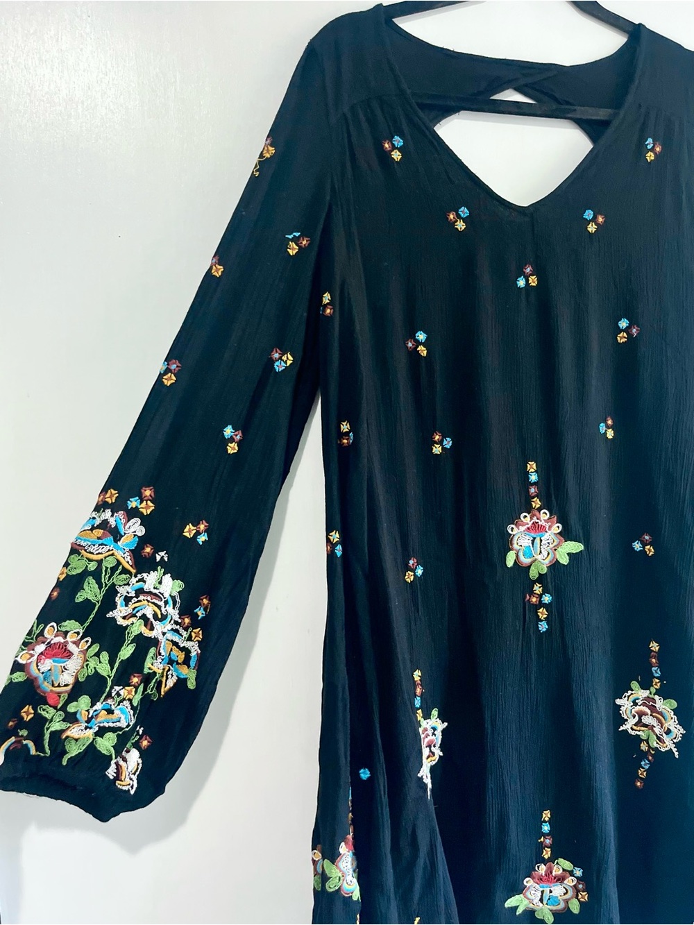 NWOT Free People Black Embroidered V-Neck Women’s Dress - Picture 4 of 5